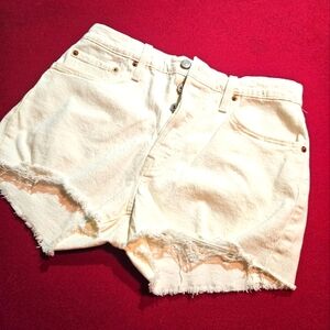 White Denim Levi's Women's Shorts. Size 29